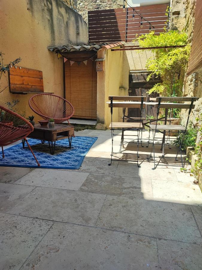 Maison De Village Avec Cour Aux Portes D'Avignon Entraigues-sur-la-Sorgue Buitenkant foto