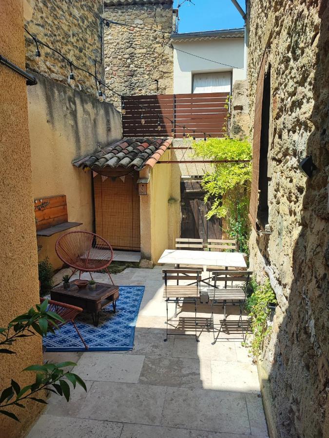 Maison De Village Avec Cour Aux Portes D'Avignon Entraigues-sur-la-Sorgue Buitenkant foto